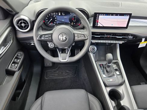 New 2026 Alfa Romeo Tonale Base w/ Black Premium Package image 8