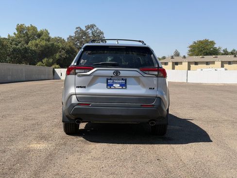 Used 2020 Toyota RAV4 XLE Premium w/ All Weather Liner Package FWD image 4