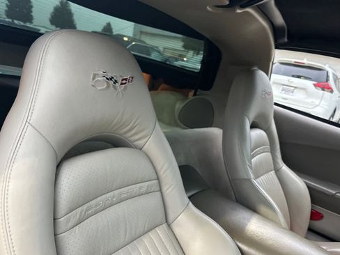 Used 2003 Chevrolet Corvette Coupe w/ Preferred Equipment Group image 16