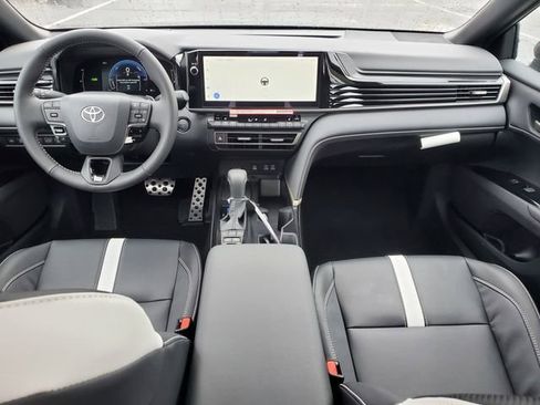 New 2026 Toyota Camry Hybrid image 11