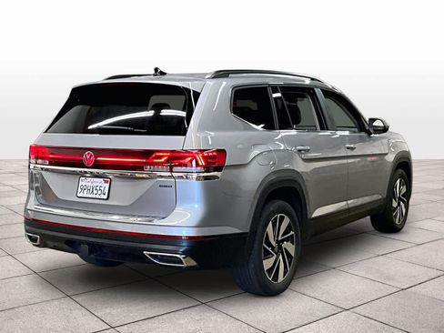Used 2024 Volkswagen Atlas SE AWD/4WD image 15