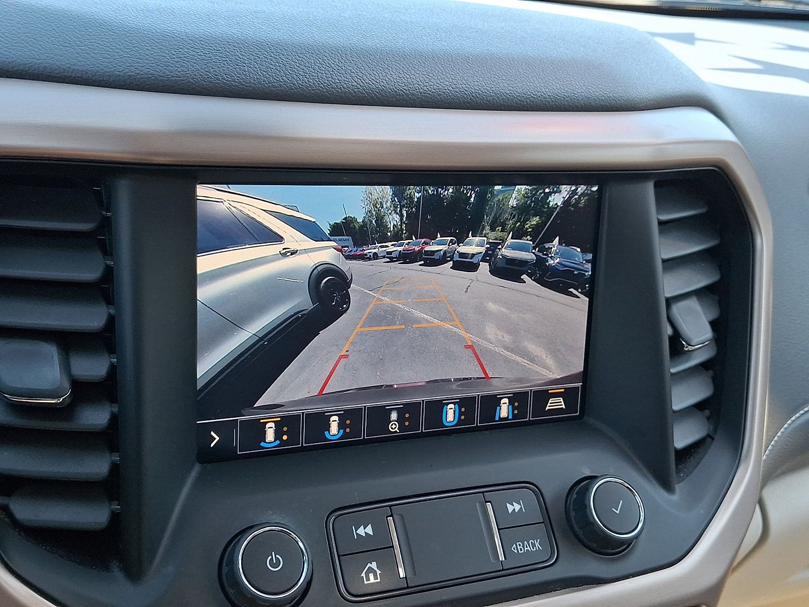 Used 2020 GMC Acadia Denali AWD/4WD image 14