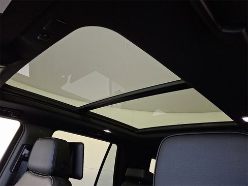 Used 2023 GMC Yukon Denali image 16