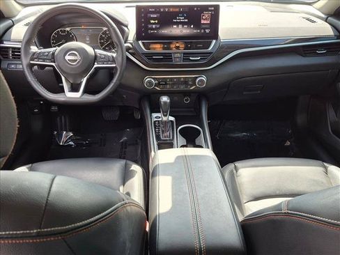 Used 2024 Nissan Altima 2.5 SR w/ SR Premium Package FWD image 18