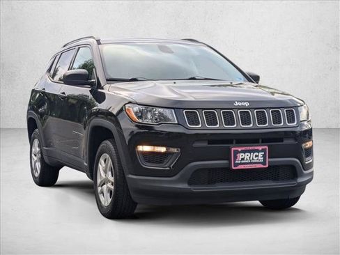 Used 2017 Jeep Compass Sport AWD/4WD image 3