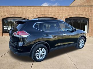 Used 2016 Nissan Rogue SV video 3