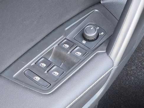 Used 2024 Volkswagen Tiguan S image 20