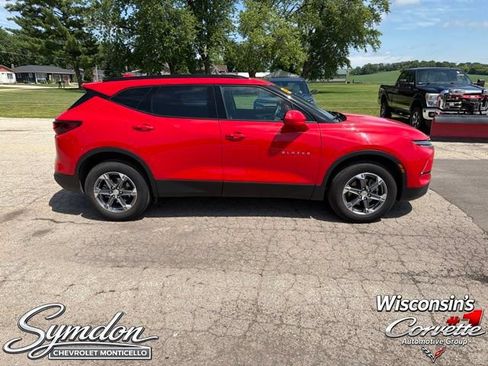 Used 2023 Chevrolet Blazer LT w/ Convenience Package AWD/4WD image 3