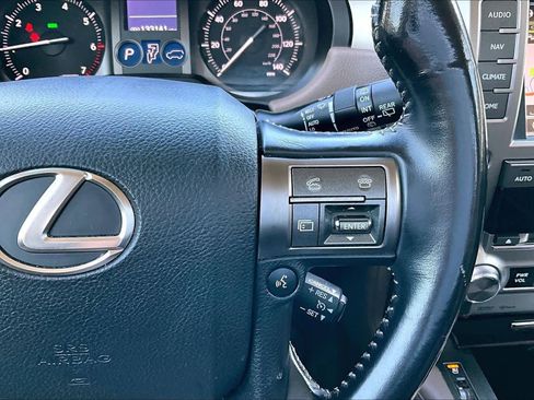 Used 2016 Lexus GX 460 w/ Premium Package image 23