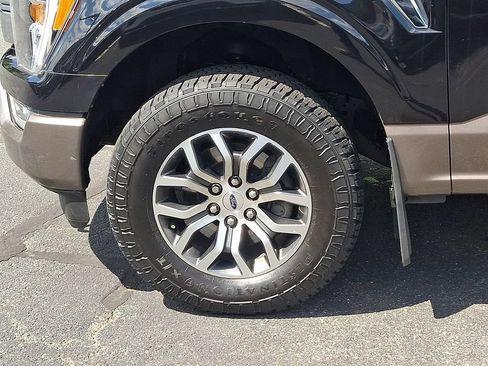 Used 2021 Ford F150 Lariat w/ Equipment Group 501A Mid AWD/4WD image 8