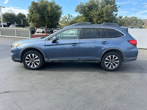 Used 2017 Subaru Outback 2.5i Limited AWD/4WD image 2