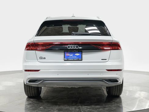 Used 2023 Audi Q8 Premium w/ Convenience Package AWD/4WD image 5