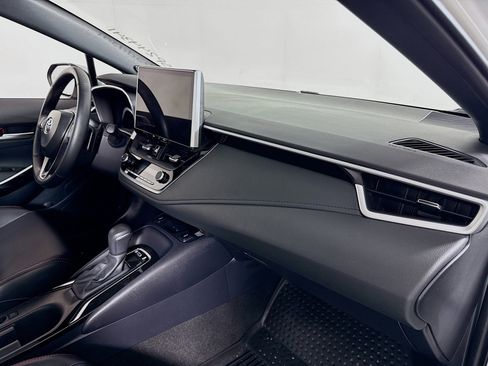 Certified 2025 Toyota Corolla XSE image 27