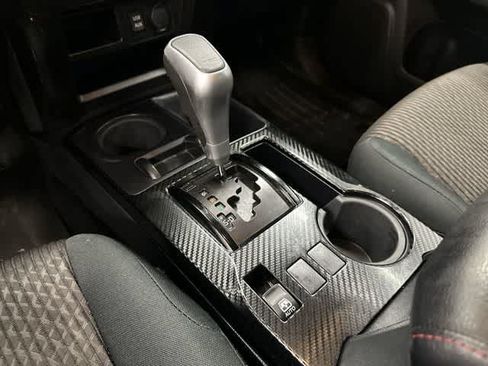 Used 2018 Toyota 4Runner TRD Off-Road AWD/4WD image 25