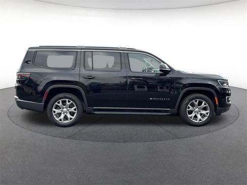 Used 2022 Jeep Wagoneer Series II w/ Rear Seat Video Group 1 image 6