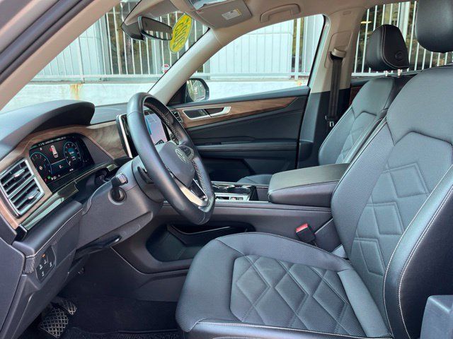 Used 2025 Volkswagen Atlas SE FWD image 7
