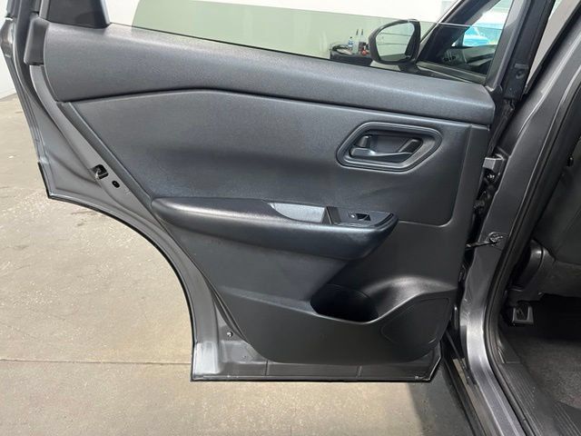 Used 2024 Nissan Rogue S FWD image 20