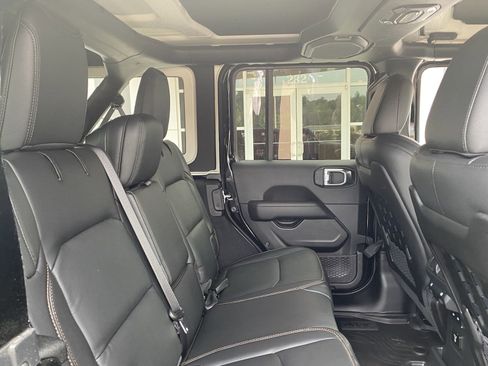 Used 2022 Jeep Wrangler Unlimited Rubicon w/ Xtreme Recon 35" Tire Package image 23