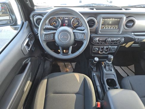 Used 2023 Jeep Gladiator Sport image 21