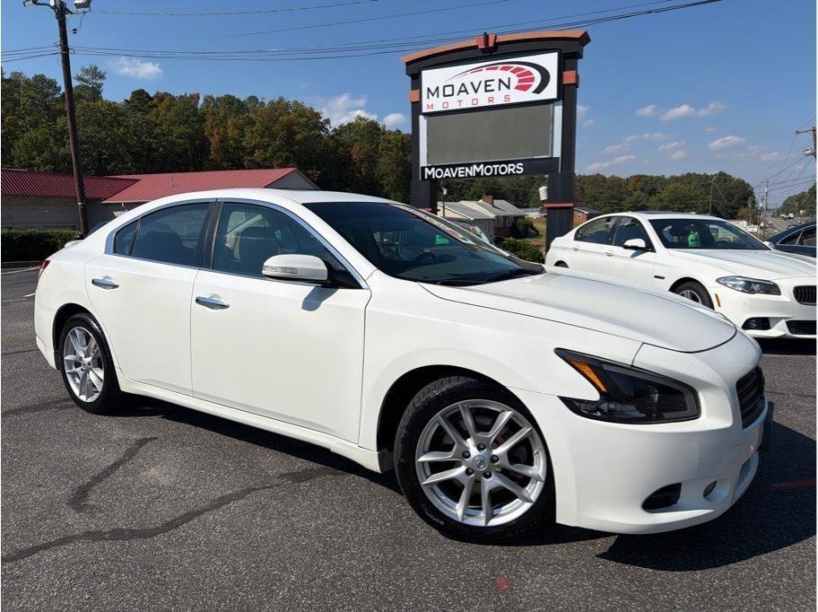Used 2010 Nissan Maxima FWD image 1