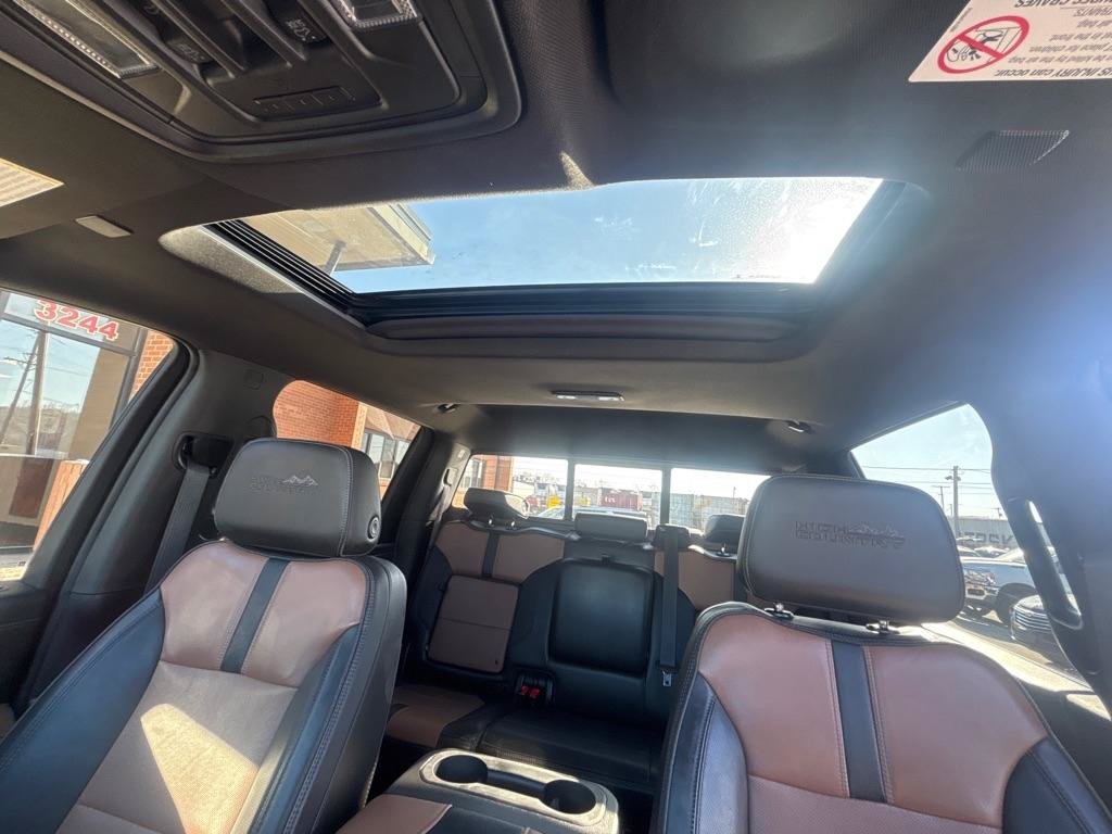 Used 2022 Chevrolet Silverado 3500 High Country AWD/4WD image 19