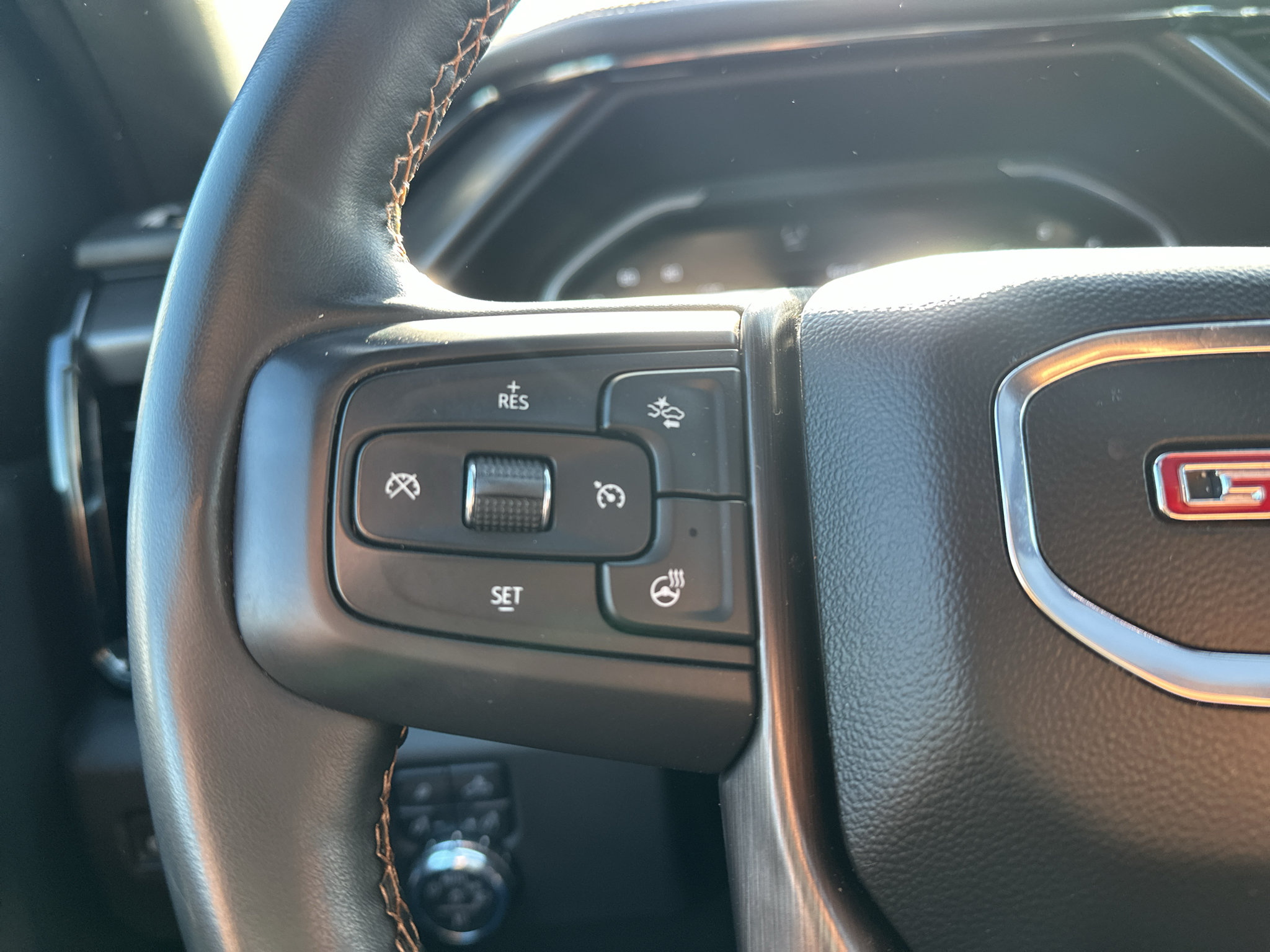Used 2024 GMC Sierra 2500 AT4 w/ AT4 Premium Plus Package AWD/4WD image 29