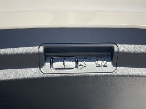 New 2026 Ford Explorer Platinum image 24