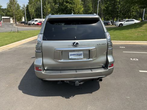 Used 2022 Lexus GX 460 Premium w/ Premium Package AWD/4WD image 9