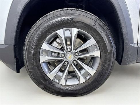 Used 2025 Chevrolet Equinox LT w/ Convenience Package II image 31