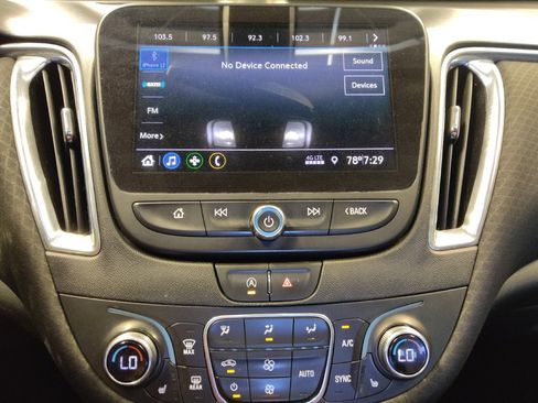 Used 2020 Chevrolet Malibu LT FWD image 25