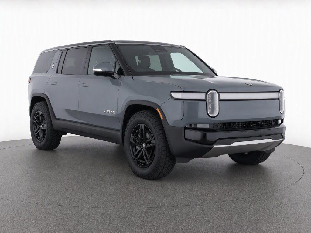 Used 2025 Rivian R1S Adventure Dual AWD/4WD image 2