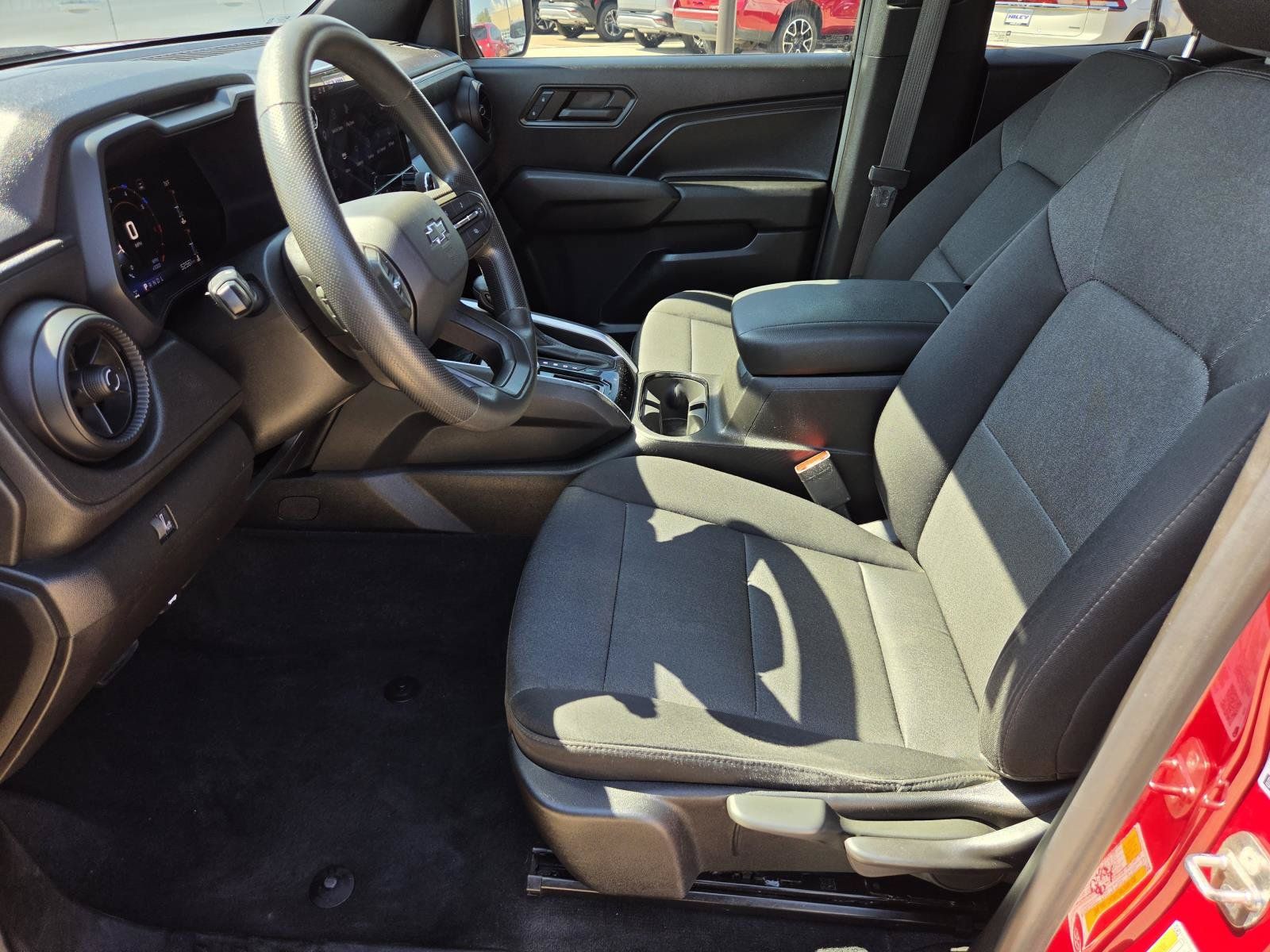 Used 2023 Chevrolet Colorado Trail Boss AWD/4WD image 18
