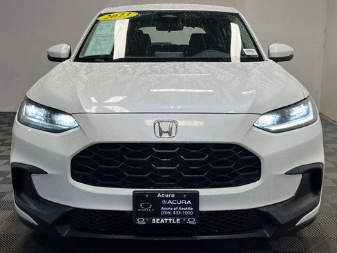 Used 2023 Honda HR-V LX image 2