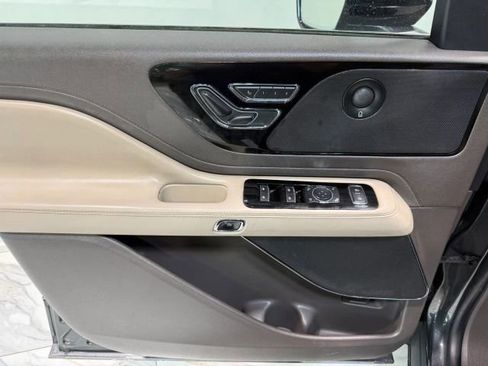 Used 2020 Lincoln Aviator Reserve w/ Equipment Group 201A AWD/4WD image 12