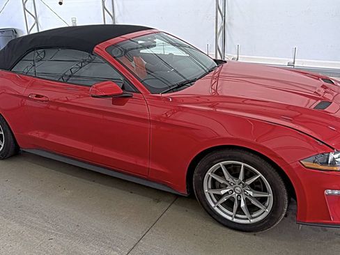 Used 2018 Ford Mustang Premium RWD image 3