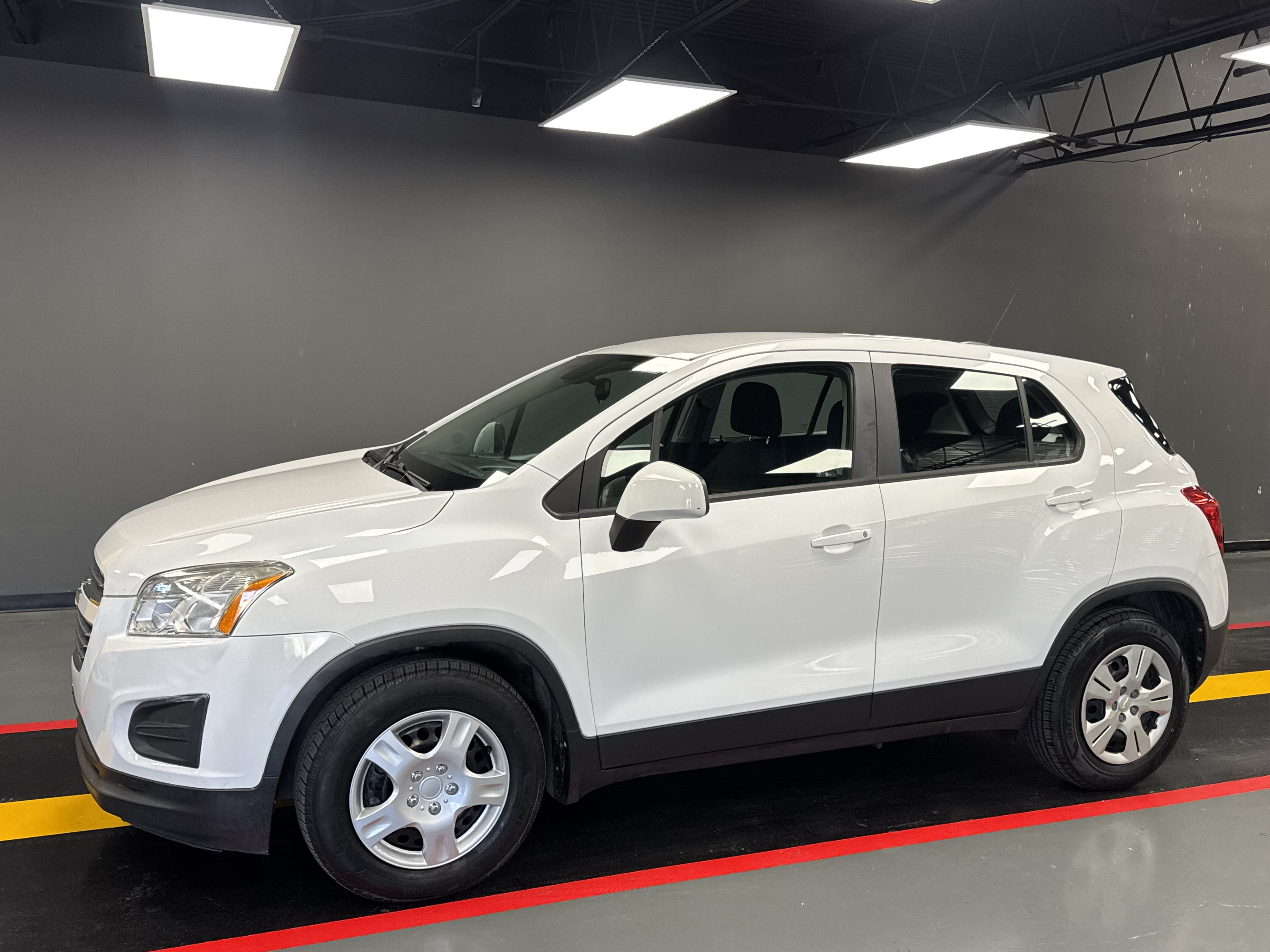 Used 2016 Chevrolet Trax LS FWD image 4