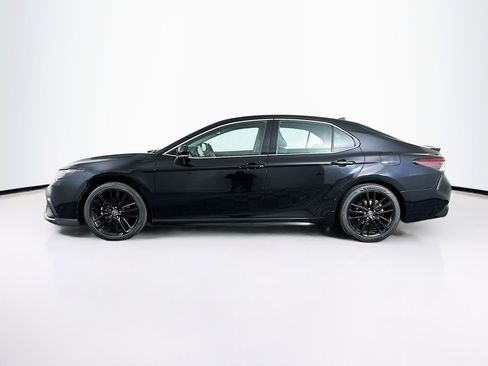 Used 2023 Toyota Camry XSE FWD image 4