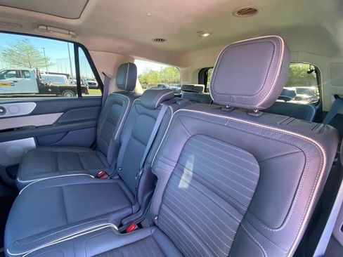 Used 2022 Lincoln Navigator Black Label AWD/4WD image 22