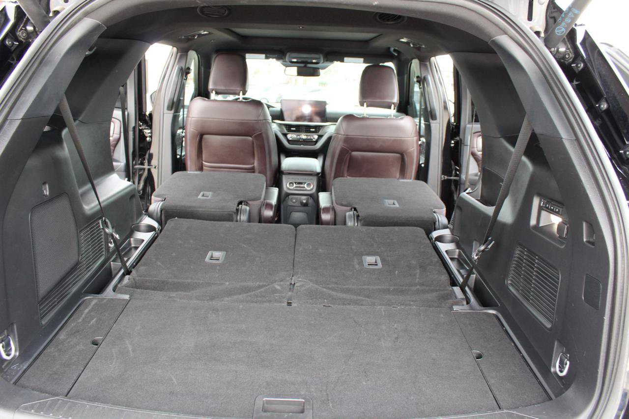 Used 2025 Ford Explorer Platinum w/ LUX Leather Package AWD/4WD image 71