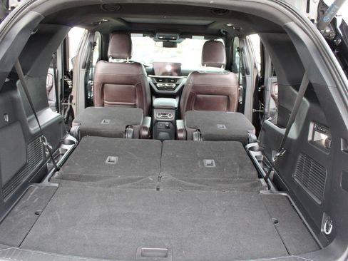 Used 2025 Ford Explorer Platinum w/ LUX Leather Package AWD/4WD image 71