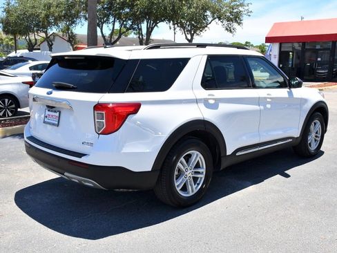 Used 2024 Ford Explorer XLT w/ Equipment Group 202A image 6