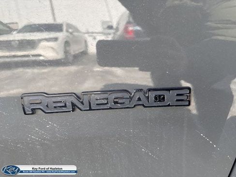 Used 2022 Jeep Renegade Altitude image 12