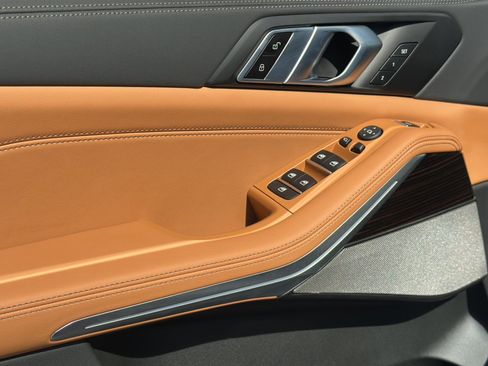 Used 2026 BMW X5 sDrive40i w/ Premium Package image 16