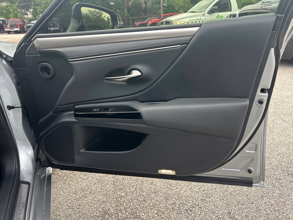 Used 2022 Lexus ES 350 F Sport w/ Accessory Package 2 FWD image 27