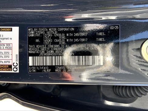 Used 2025 Toyota 4Runner SR5 AWD/4WD image 33