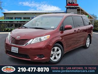 Used 2017 Toyota Sienna LE video 1