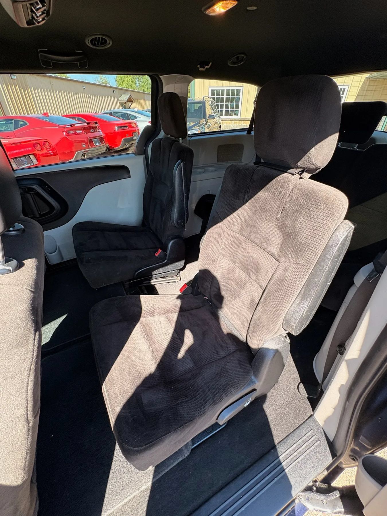 Used 2016 Dodge Grand Caravan SE FWD image 33