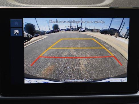 Used 2025 Hyundai Venue SEL FWD image 5