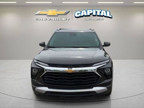 Used 2025 Chevrolet TrailBlazer LT AWD/4WD image 8