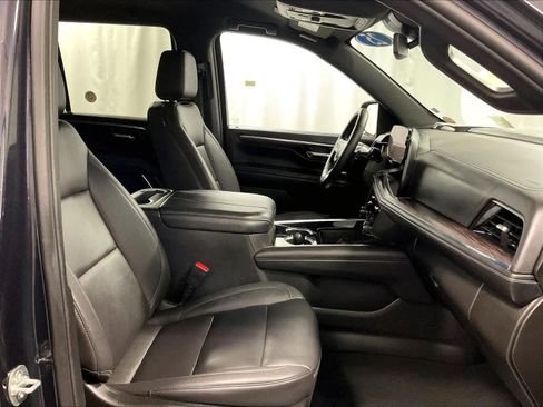 Used 2025 Chevrolet Tahoe Z71 image 11